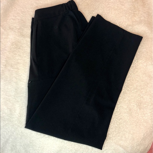 lululemon athletica Ventlight Cargo Mid Rise Crop 26” - Picture 2 of 4